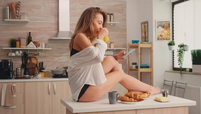 Entenda o que é 'bumbum cansado' e por que o estilo de vida influencia o formato dos glúteos